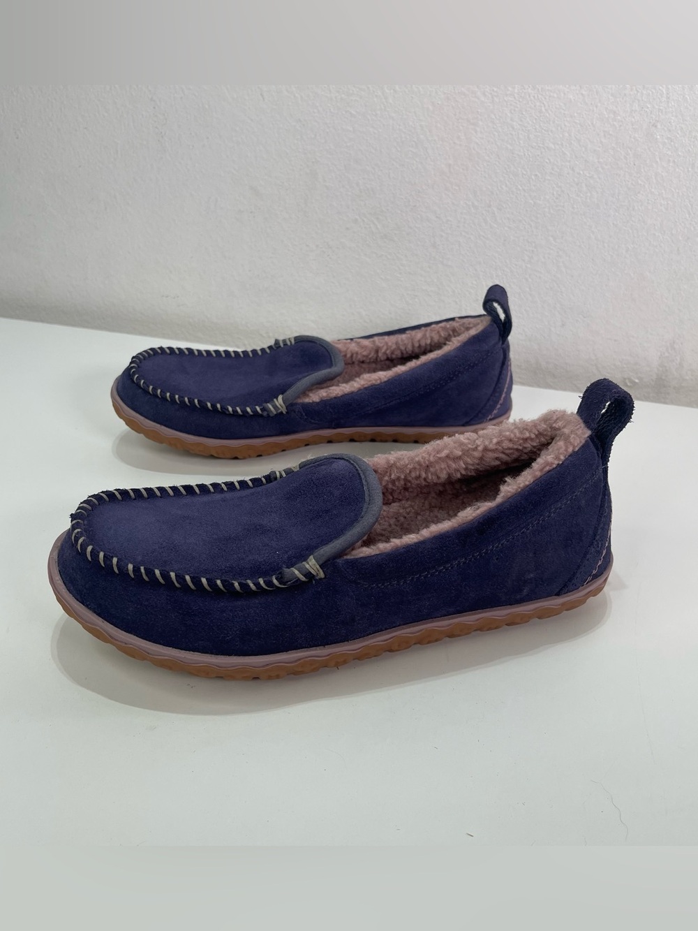 LL Bean Mountain Moccasin Slippers Women's 6 M Purple Suede Fleece Lined Outdoor